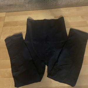 Belly Bandit Mother Tucker Capris MED